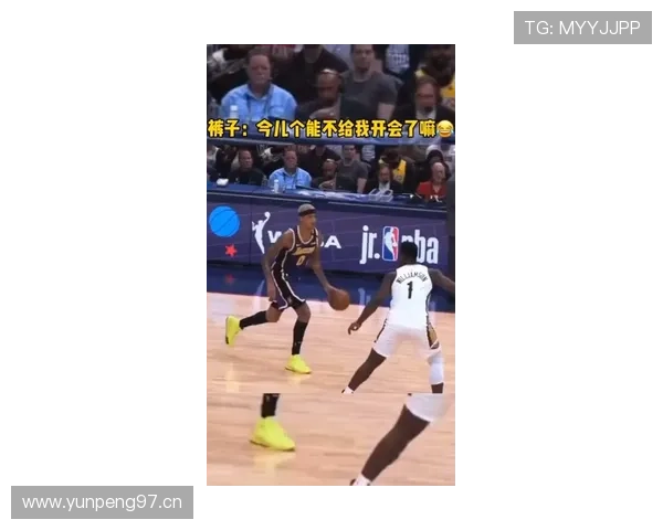 加里·佩顿无球跑动制造错位，防守压迫改变对手进攻节奏